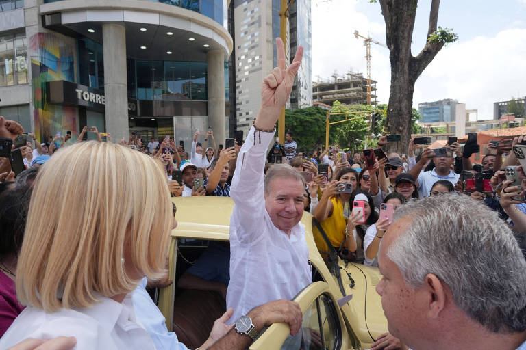 Edmundo González foge da Venezuela após ordem de prisão.