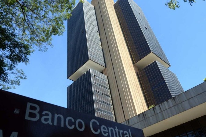 O Banco Central aponta um rombo fiscal R$ 40 bilhões maior que o Ministério da Fazenda; descubra os detalhes dessa discrepância e suas implicações