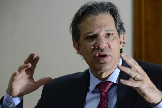 Fernando Haddad destaca a necessidade de honestidade intelectual nos gastos públicos e avalia os desafios econômicos atuais