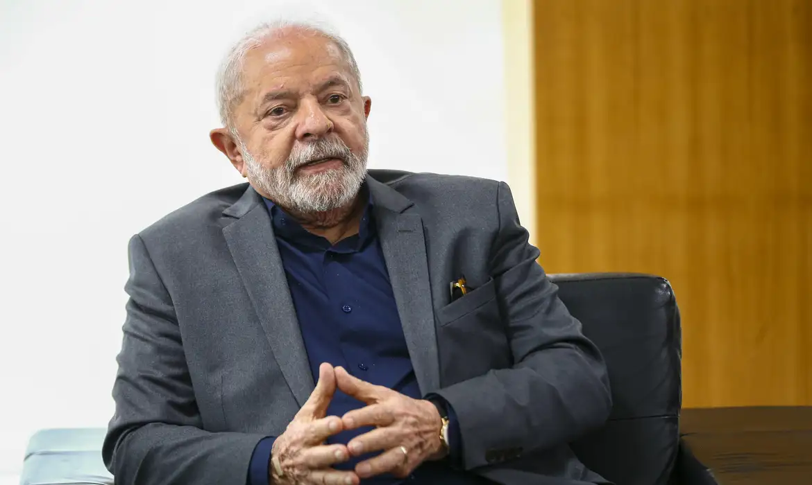 Lula critica o Judiciário como “supremacia branca” e destaca a diversidade no Itamaraty. Entenda a polêmica e as declarações do presidente