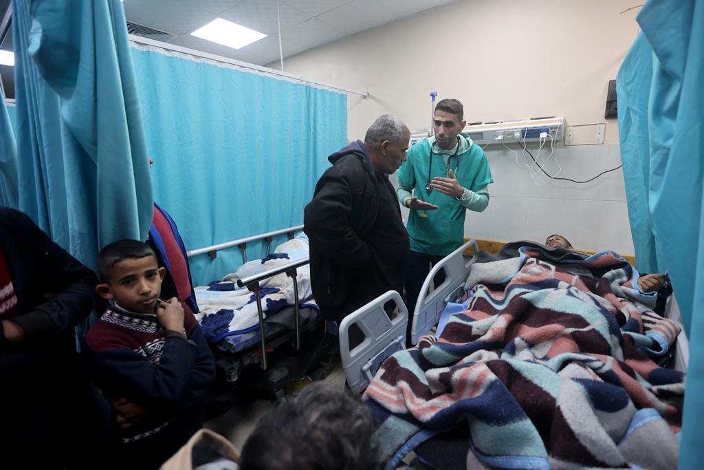 OMS realiza a maior retirada de pacientes de Gaza desde outubro de 2023 e pede por mais corredores médicos para aliviar o sistema de saúde devastado