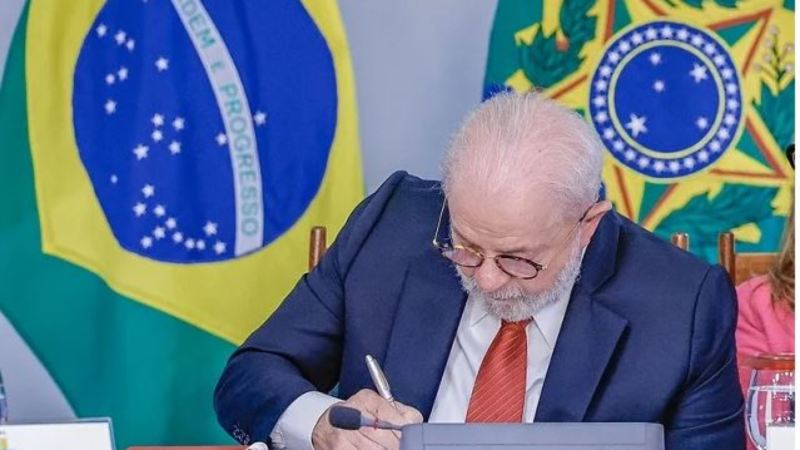 Lula sanciona lei de reoneração da folha com vetos; entenda as mudanças e implicações para setores e municípios