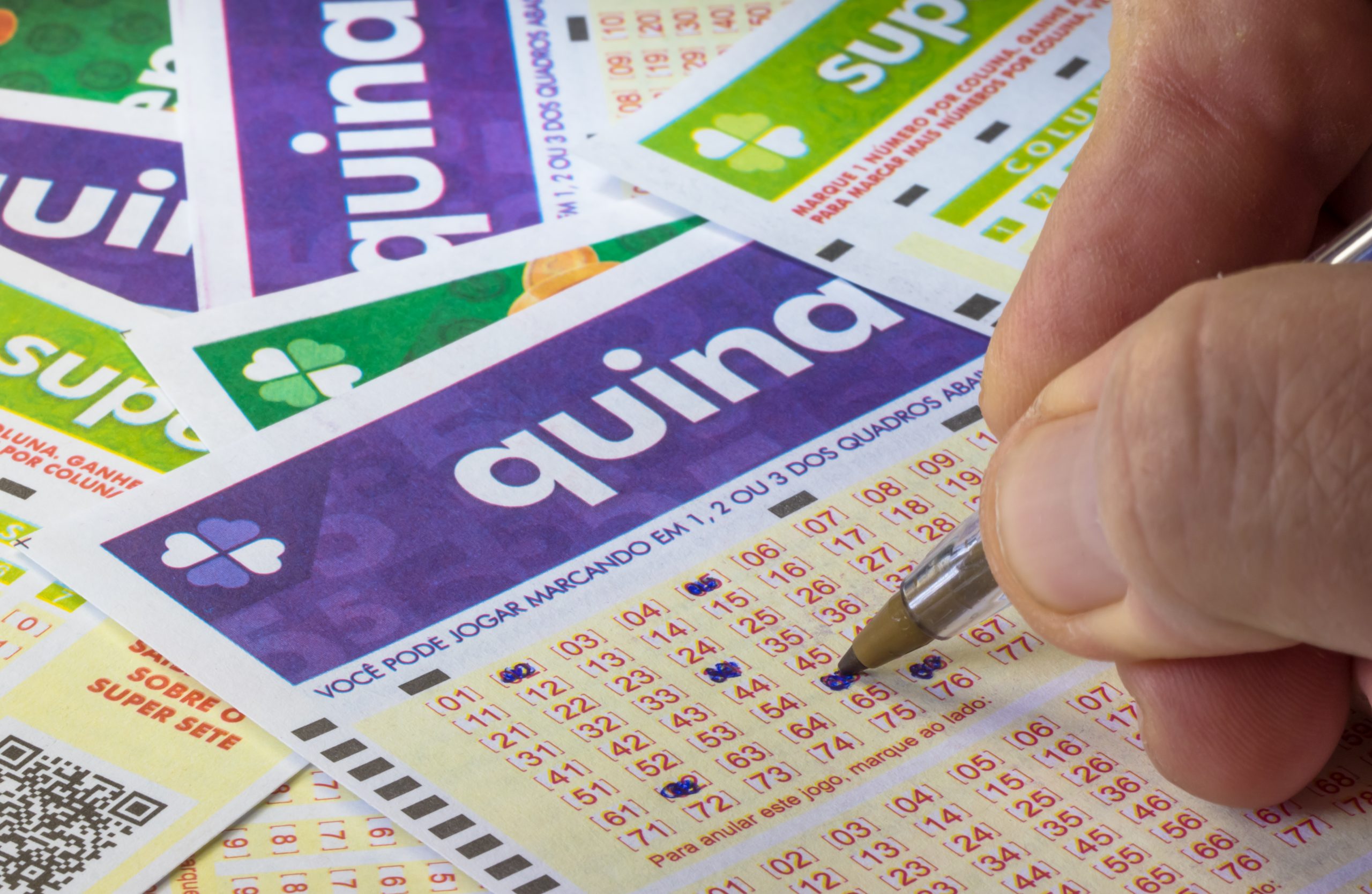 Descubra os números sorteados da Quina 6525 e aprenda como participar para tentar ganhar o prêmio milionário!