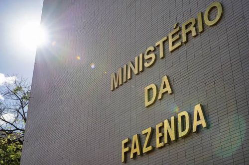 A Fazenda revisou as previsões para o PIB e a inflação em 2024, com ajustes significativos. Descubra o impacto dessas mudanças e as expectativas para o futuro