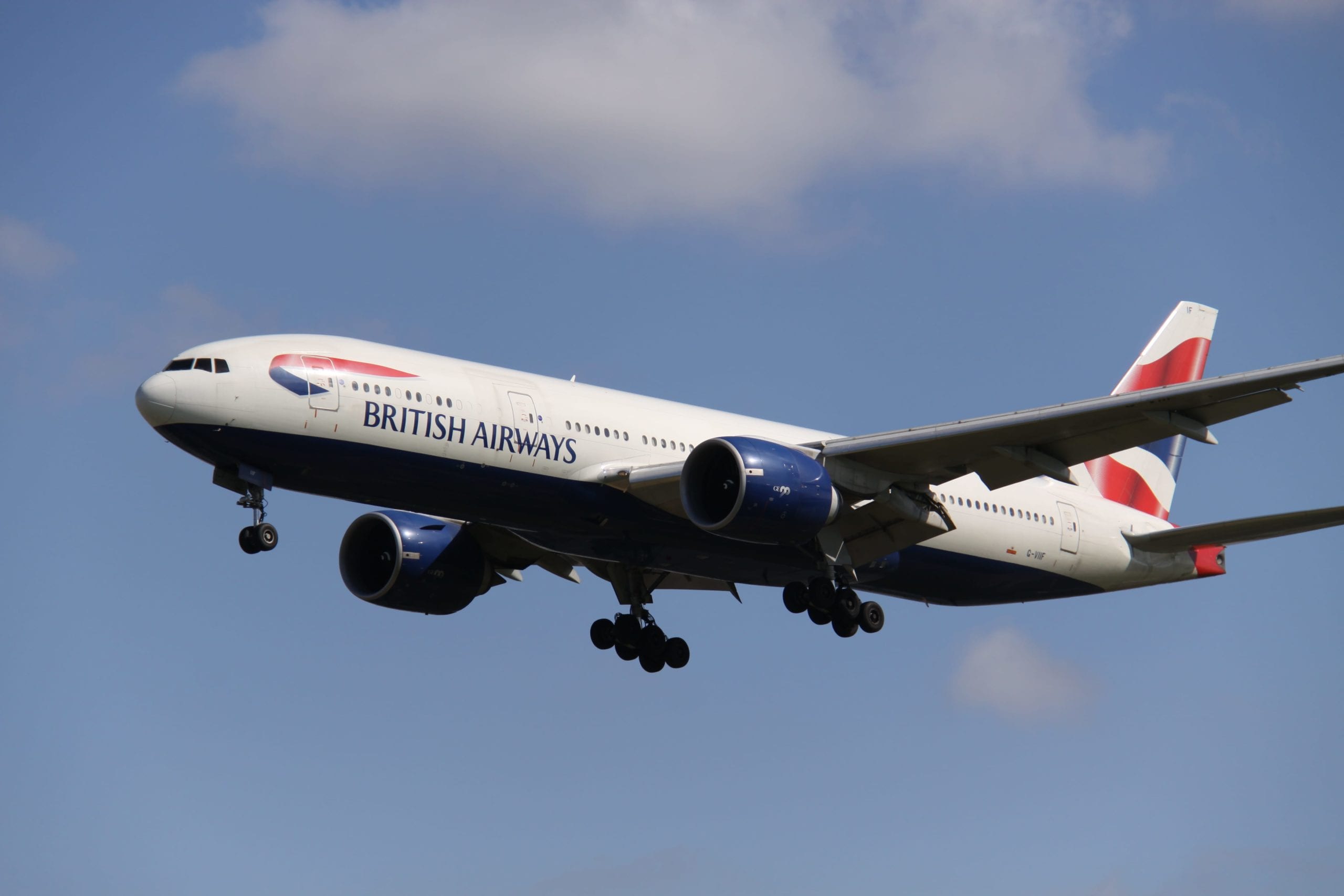 British Airways terá que pagar R$ 48 mil a passageiros brasileiros por atraso de 43 horas; entenda o caso e as implicações legais