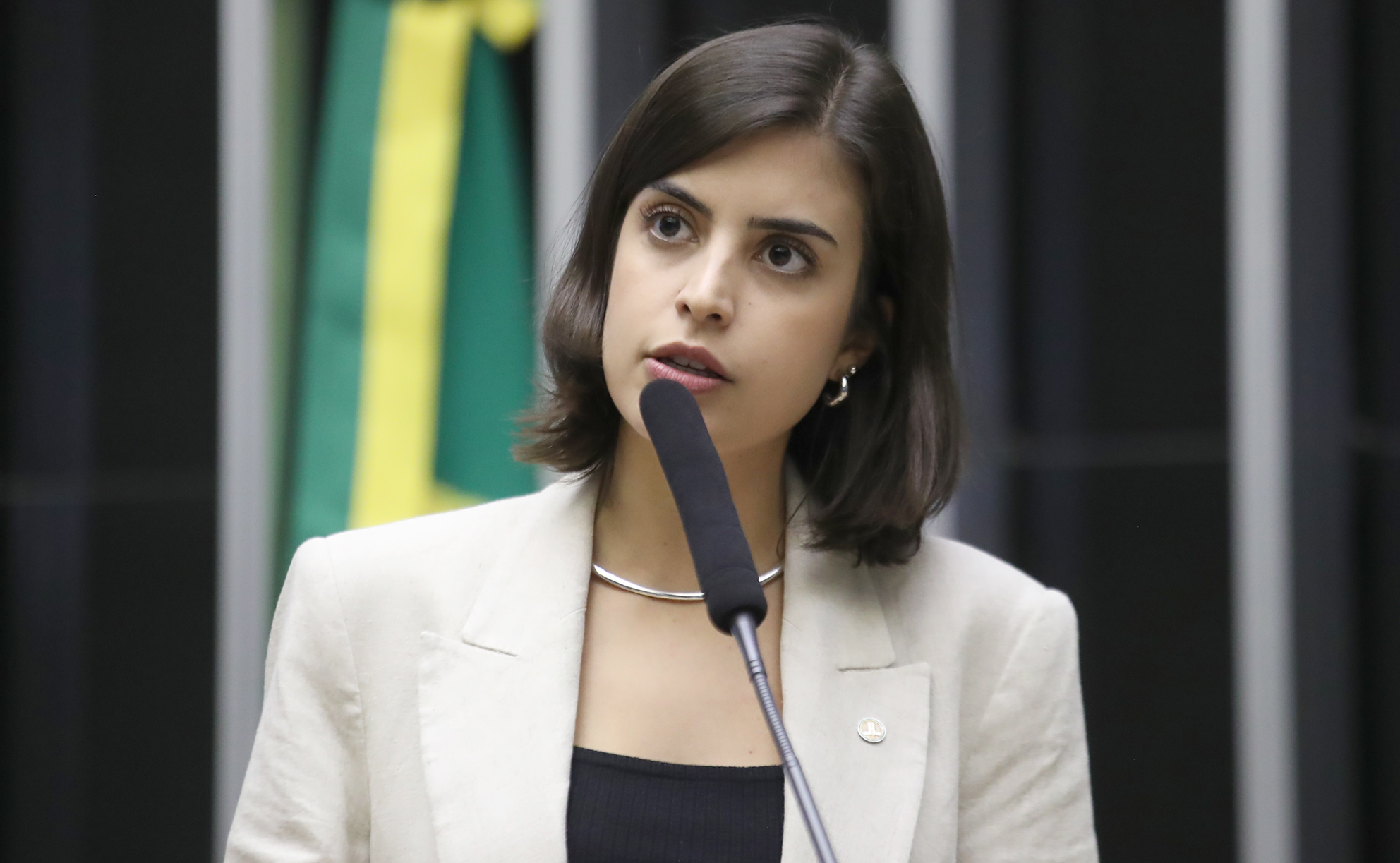 Conheça a trajetória de Tabata Amaral, da infância desafiadora à atuação impactante na política brasileira