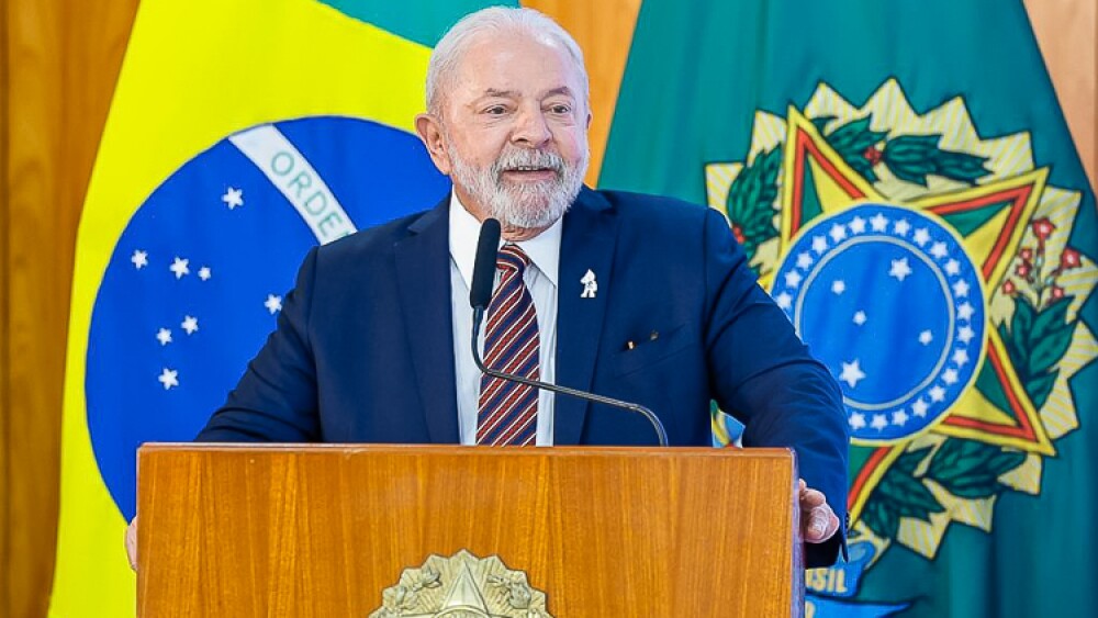 Lula busca diálogo com a Venezuela, destacando a importância da paz na América do Sul e a relação com o país vizinho