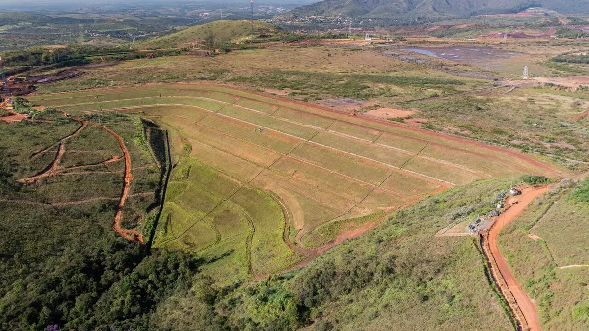 Vale detecta trincas na barragem Forquilha 3 e eleva o nível de emergência. Descubra os detalhes e implicações desta descoberta crítica