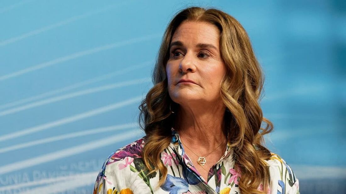 Melinda Gates critica a falta de sono para produtividade e destaca a importância da humildade na filantropia