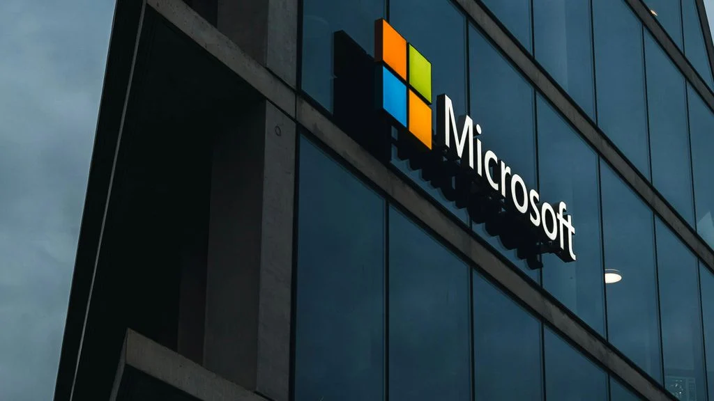 Microsoft investe R$ 14,7 bilhões em tecnologia no Brasil, prometendo transformar o cenário de IA e nuvem