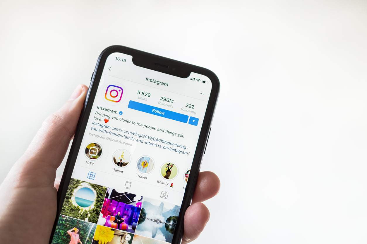 Instagram redefine a privacidade para adolescentes com novas regras mais rigorosas. Saiba como isso pode afetar jovens e pais