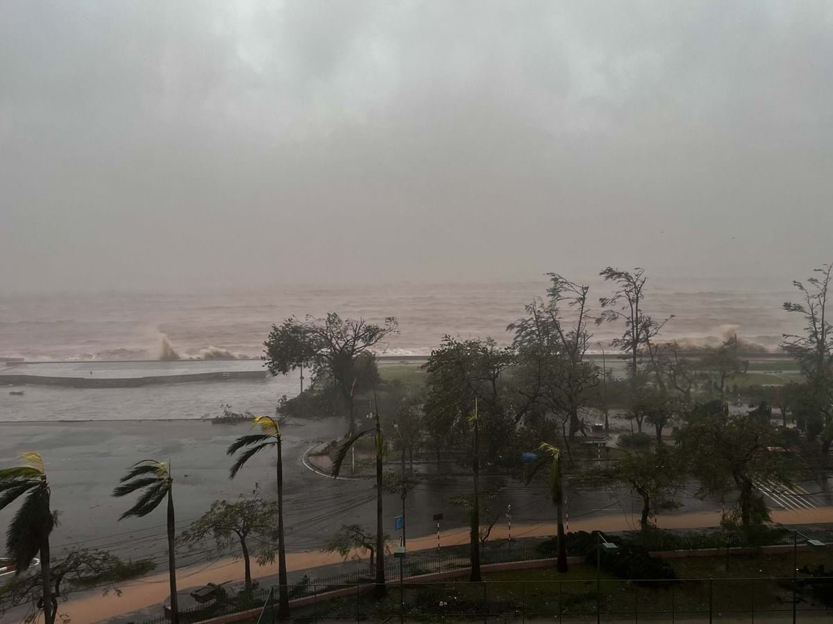 Tufão Yagi devasta o Vietnã, causando 46 mortes, danos em fábricas e infraestrutura.