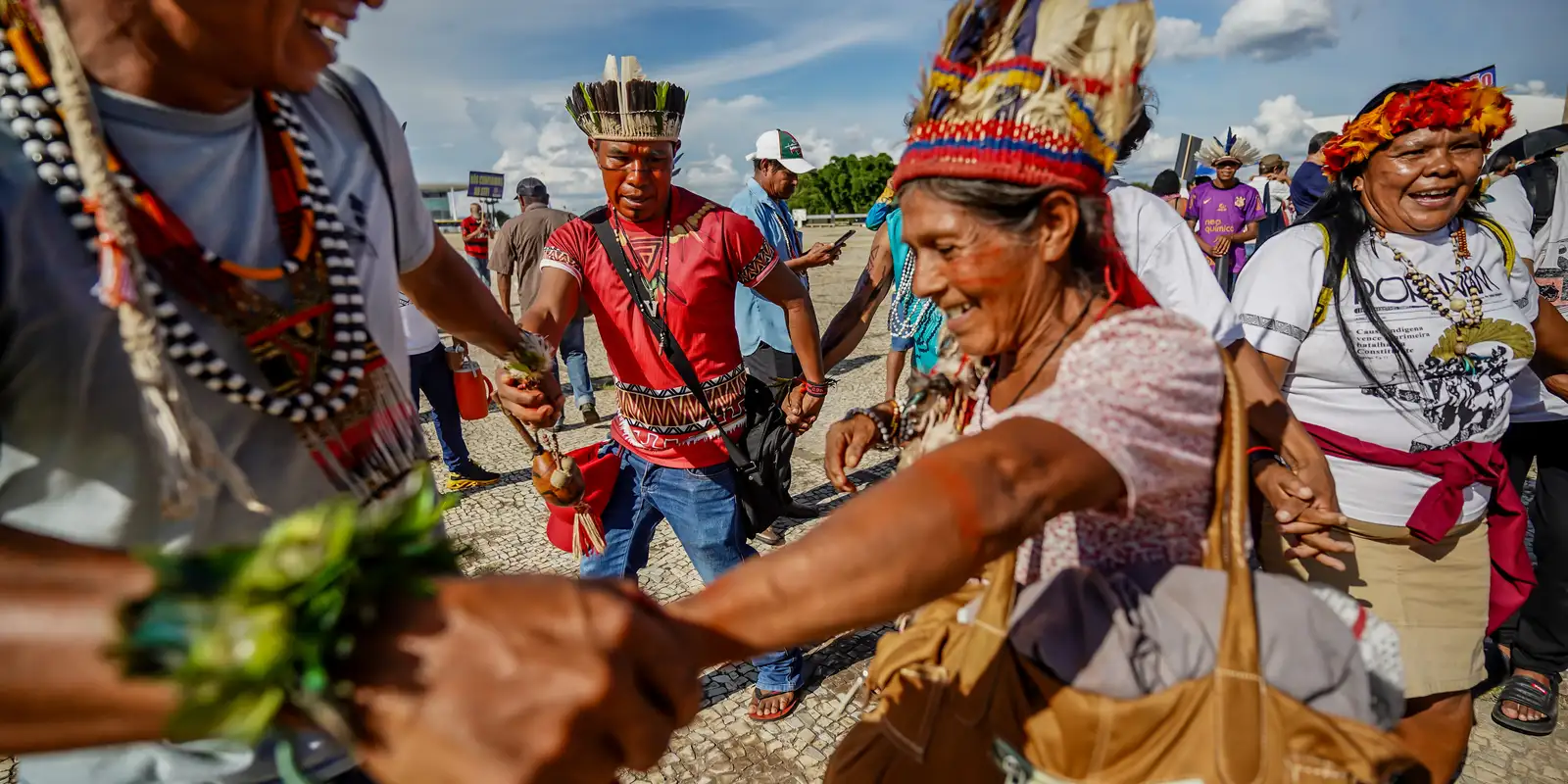 Parlamentares e entidades visitam povos Guarani no PR e MS para apoiar e combater violência crescente; saiba mais sobre a missão e desafios enfrentados