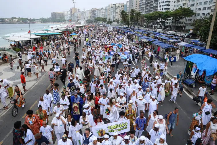 Macaé Evaristo faz sua estreia como ministra em evento que celebra a liberdade religiosa e a diversidade no Rio de Janeiro