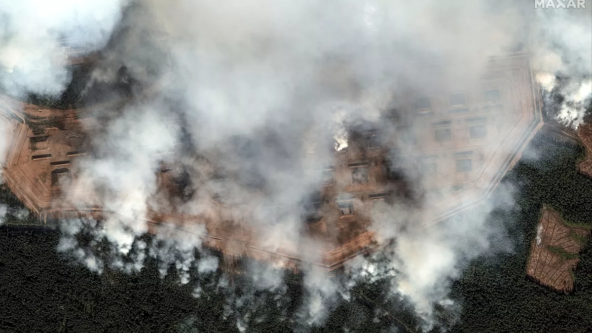 Ucrânia intensifica conflitos com ataque a fabricante de explosivos; Rússia responde com interceptação de drones