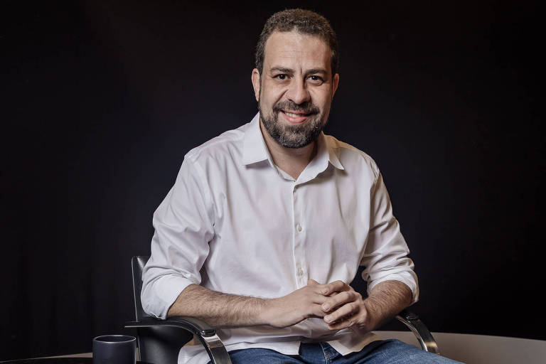 Guilherme Boulos apresenta propostas inovadoras focadas na saúde, educação e segurança para a periferia de São Paulo