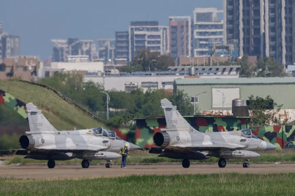 Taiwan relata uso recorde de aeronaves pela China em exercícios militares, levantando preocupações de segurança regional