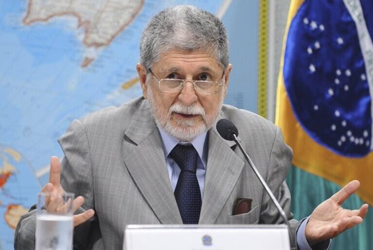 Brasil deve manter relações com a Venezuela, sem reconhecer o resultado da eleição, afirma Celso Amorim