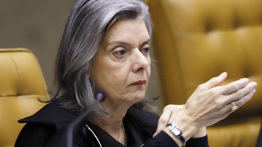 Cármen Lúcia critica as bets por explorar vulneráveis, gerando polêmica sobre regulamentação e proteção social