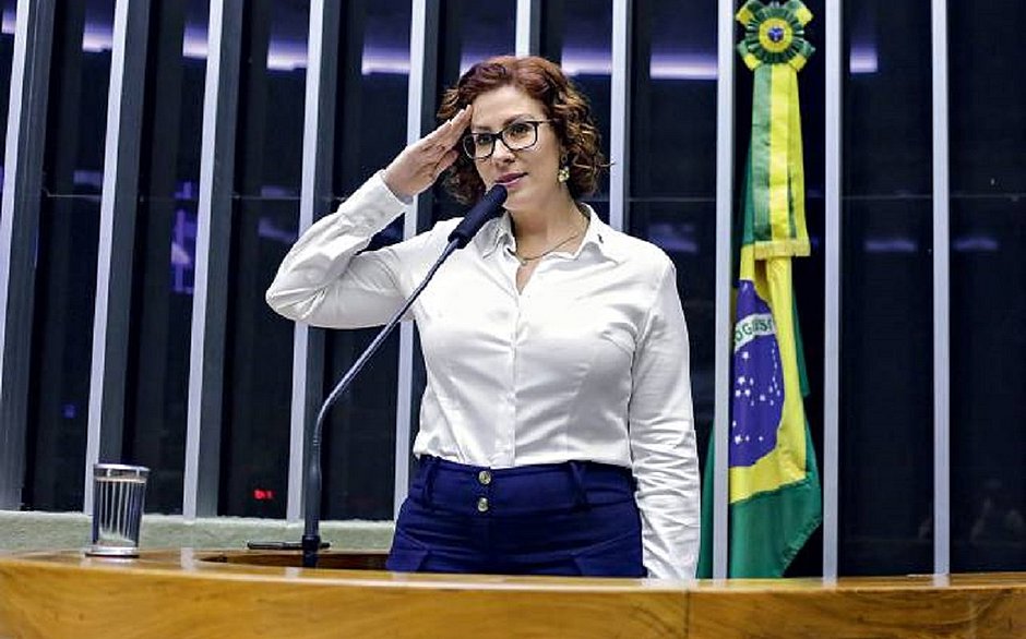 Carla Zambelli se prepara para depor no STF sobre invasão ao CNJ. Entenda os desdobramentos deste caso polêmico