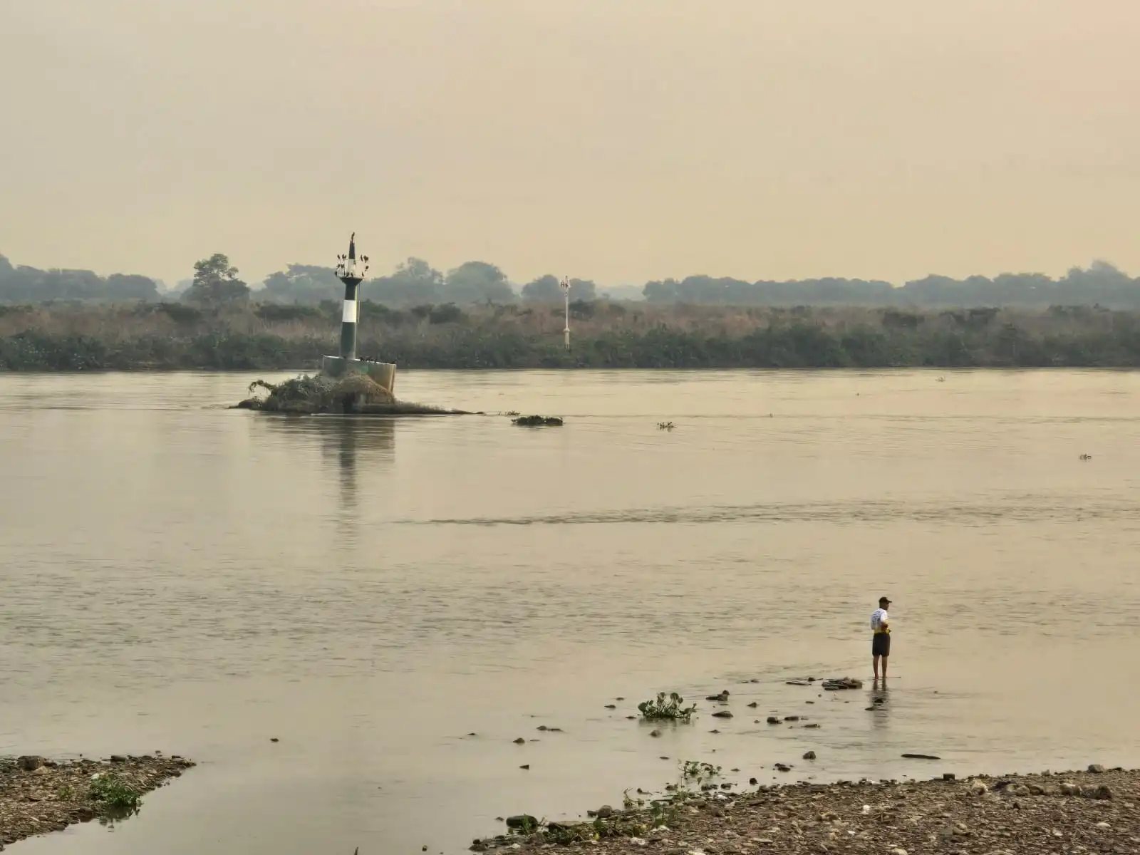 Rio Paraguai alcança mínima histórica, destacando a grave seca no Pantanal e suas consequências