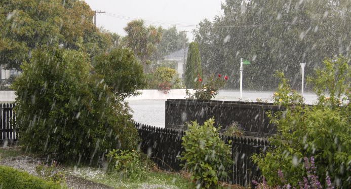 Tempestades estão previstas para o Sudeste e Centro-Oeste. Veja como se preparar e quais regiões serão afetadas