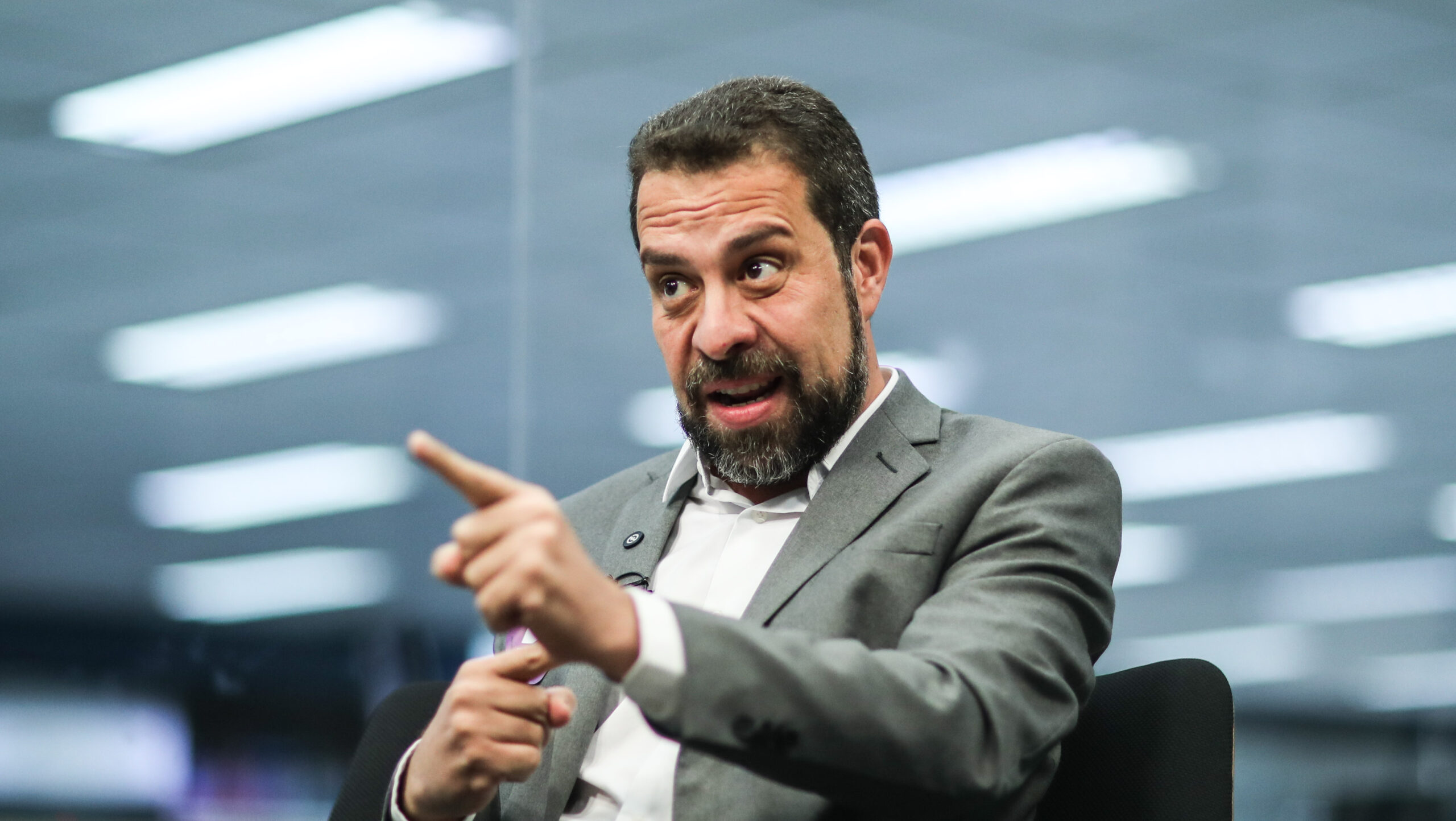 Boulos critica Nunes em debate de São Paulo, associando adversário a facções e ex-governador