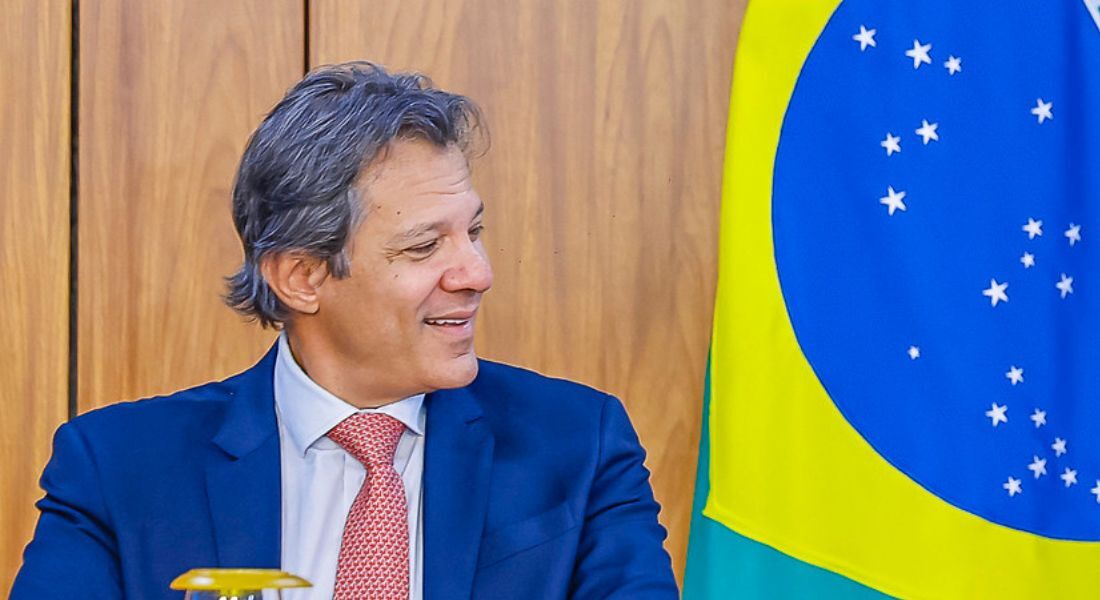 Brasil pode conquistar grau de investimento até 2026, destaca Haddad após melhora da Moody’s