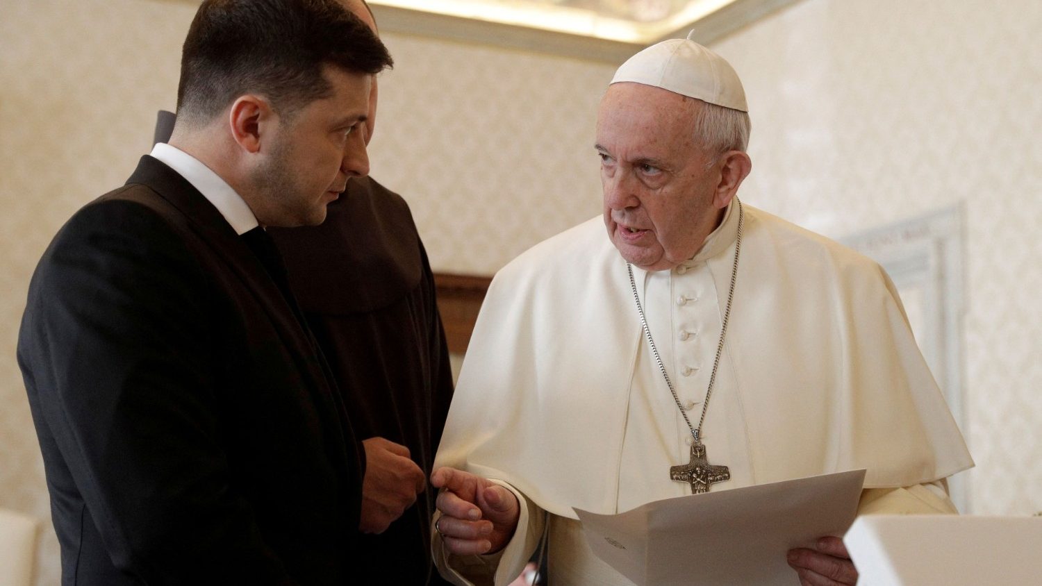 Papa Francisco e Zelensky discutem cativos ucranianos em reunião no Vaticano. Entenda os desdobramentos dessa conversa importante