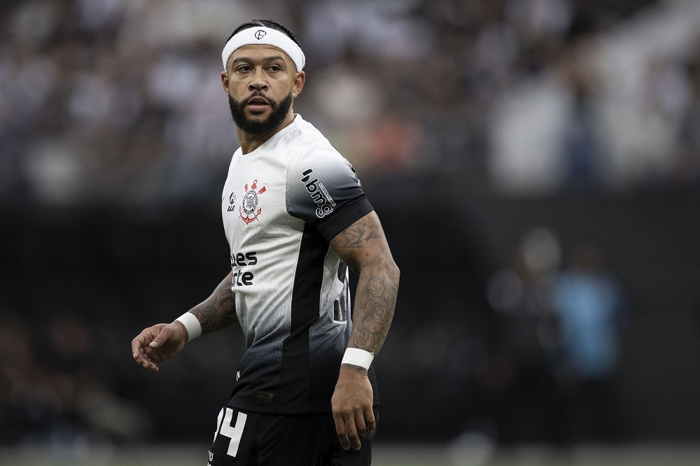 Descubra como um seguro pode proteger o salário milionário de atletas como Memphis Depay no Corinthians