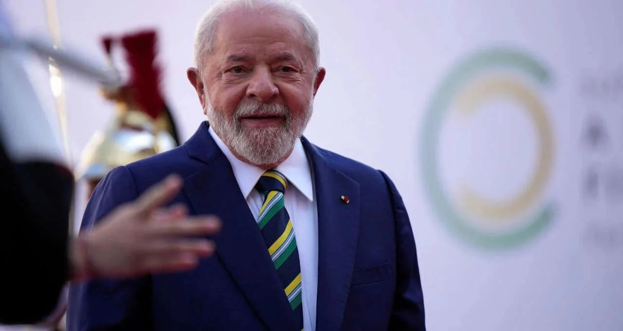 Lula propõe no BRICS novas formas de pagamento para reduzir a dependência do dólar em transações entre países membros