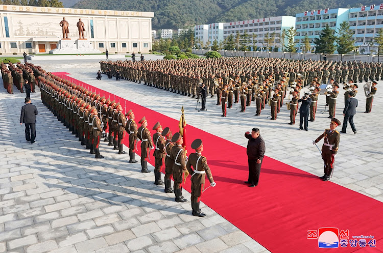 Descubra como a Coreia do Sul observa a preparação de tropas norte-coreanas na Rússia para a guerra na Ucrânia