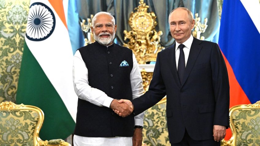 Narendra Modi e Vladimir Putin discutem paz na Ucrânia; saiba mais sobre as implicações para a geopolítica mundial