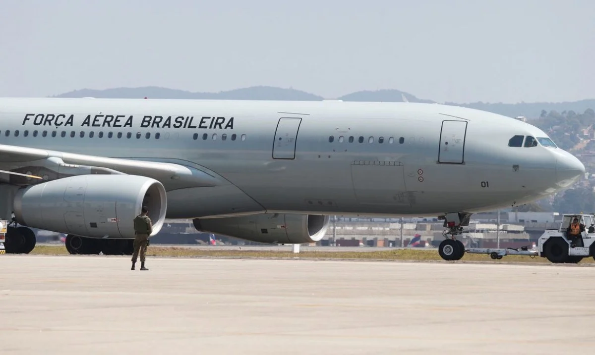 Conheça os detalhes do quinto voo da Operação Raízes do Cedro, que repatriou 220 brasileiros do Líbano